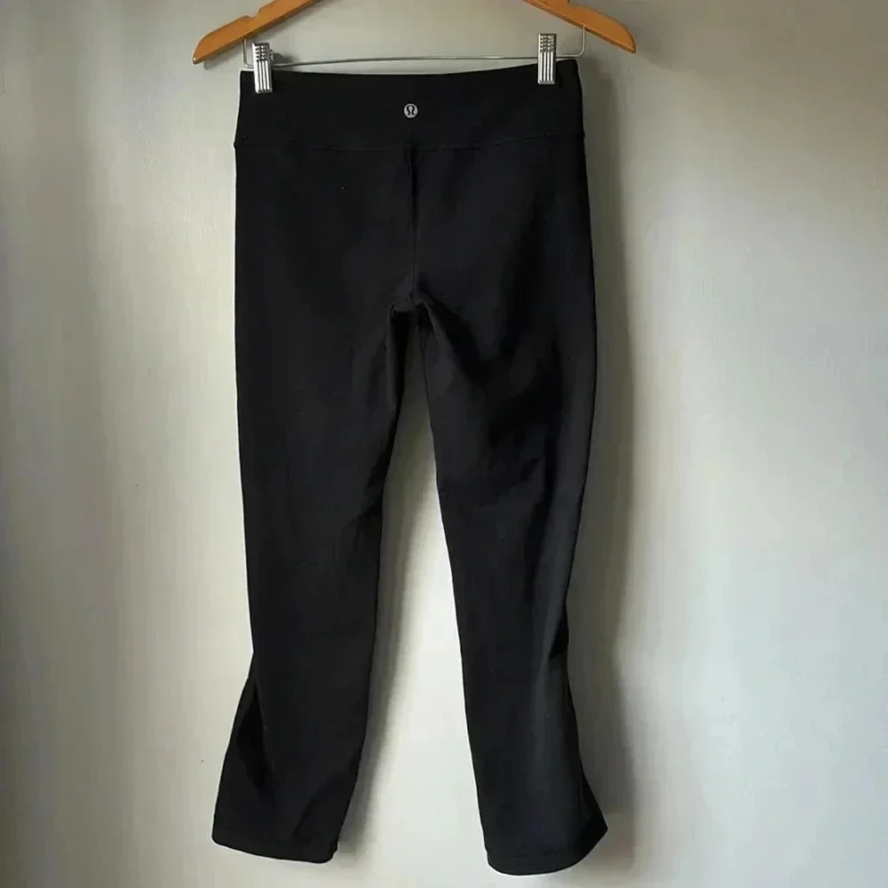 Lululemon women’s mid rise black cropped lace ribbon trim detail leggings size 6
